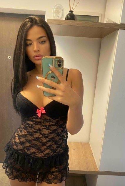 Meet Sandra for an exhaustive fun time Meet Sandra for an exhaustive fun time