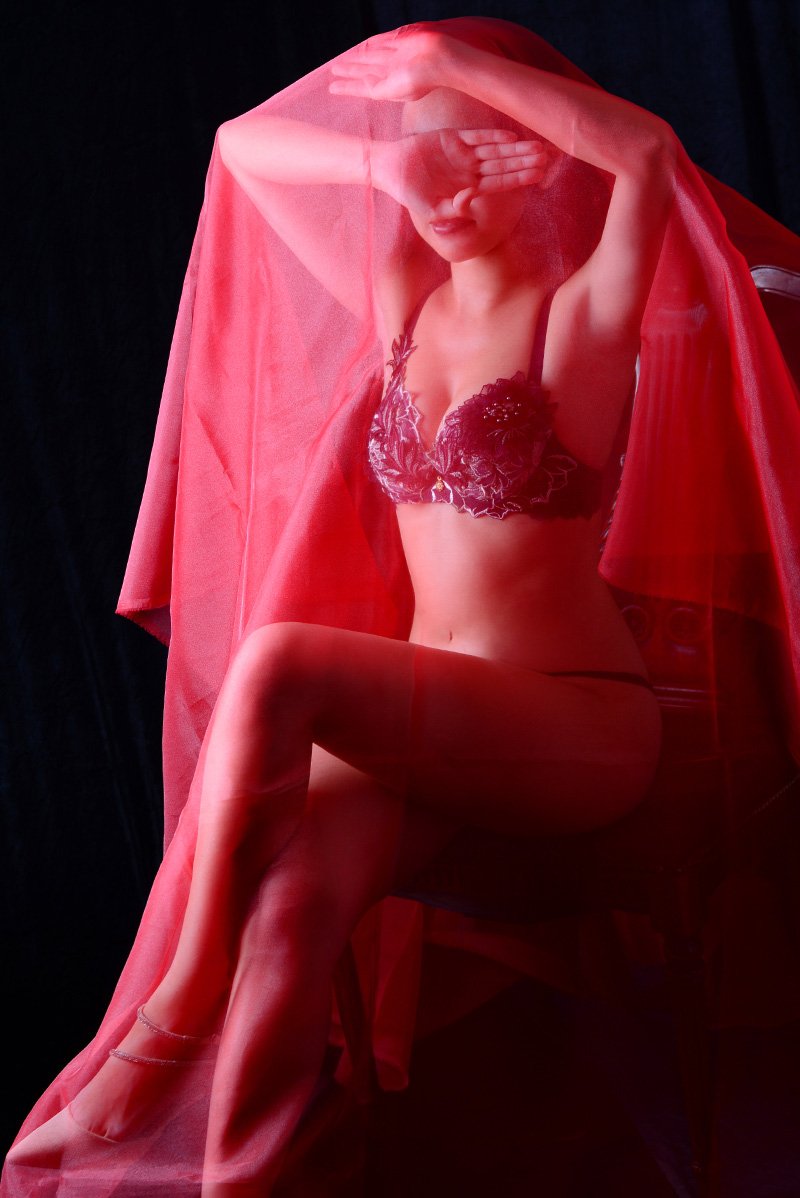 I have lots of hobbies and enjoy talking to men who are different from me.
I am also swamped on my days off, watching films from the 1980s to the 2000s and taking dance classes.
I am a bit shy but lau I have lots of hobbies and enjoy talking to men who are different from me.
I am also swamped on my days off, watching films from the 1980s to the 2000s and taking dance classes.
I am a bit shy but lau