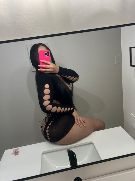 Colombian Girl Available💦🍒 Colombian Girl Available💦🍒