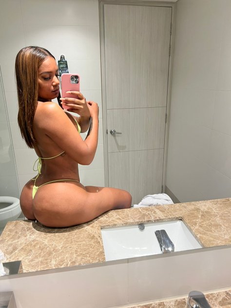 Colombian Girl Available💦🍒 Colombian Girl Available💦🍒