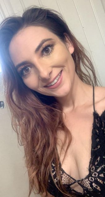 Hookup with Perla Hookup with Perla