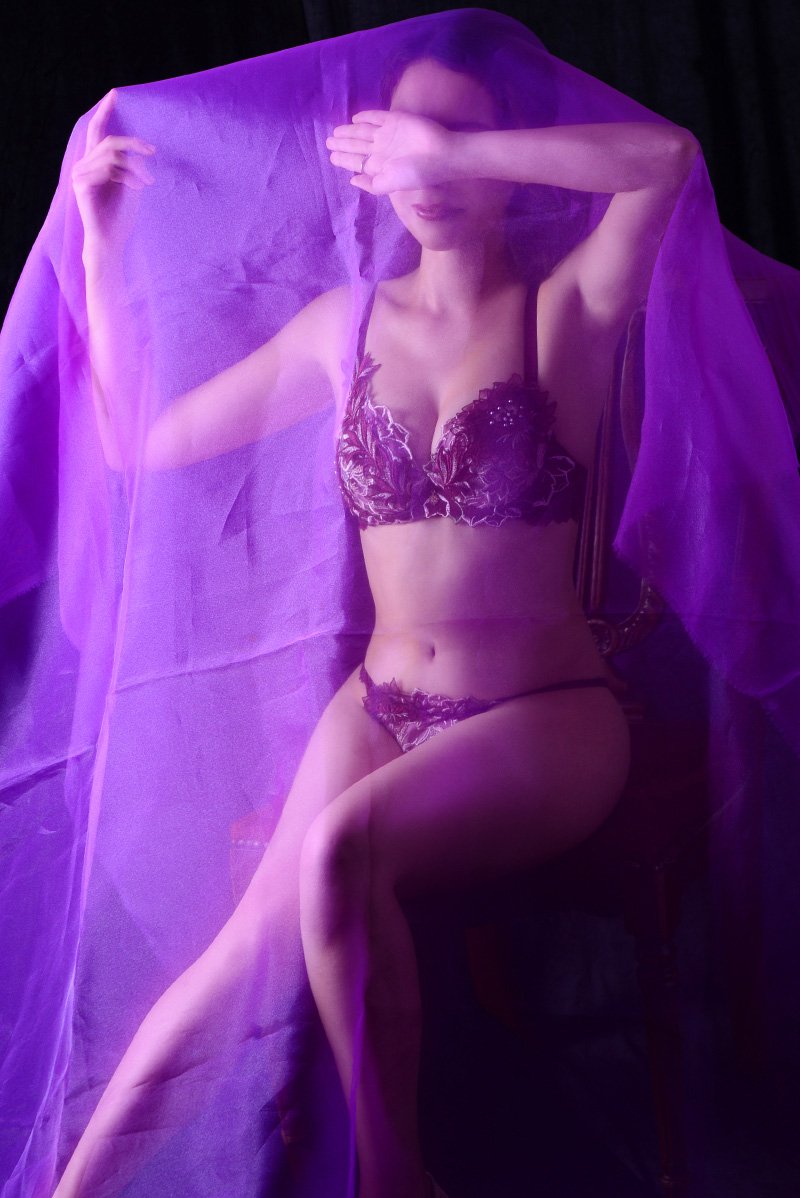 I have lots of hobbies and enjoy talking to men who are different from me.
I am also swamped on my days off, watching films from the 1980s to the 2000s and taking dance classes.
I am a bit shy but lau I have lots of hobbies and enjoy talking to men who are different from me.
I am also swamped on my days off, watching films from the 1980s to the 2000s and taking dance classes.
I am a bit shy but lau