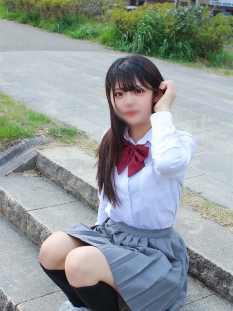 Although she looks neat and mature, she has a friendly and easy-going nature, as if she is always surrounded by her friends.
She has a slightly calm atmosphere, but when you talk to her, she naturally Although she looks neat and mature, she has a friendly and easy-going nature, as if she is always surrounded by her friends.
She has a slightly calm atmosphere, but when you talk to her, she naturally