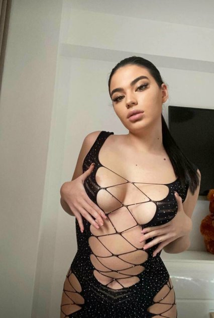 Meet Sandra for an exhaustive fun time Meet Sandra for an exhaustive fun time