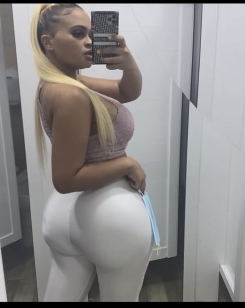 Hi, I'm a mature woman, delicate, passionate, very tasty, available Hi, I'm a mature woman, delicate, passionate, very tasty, available