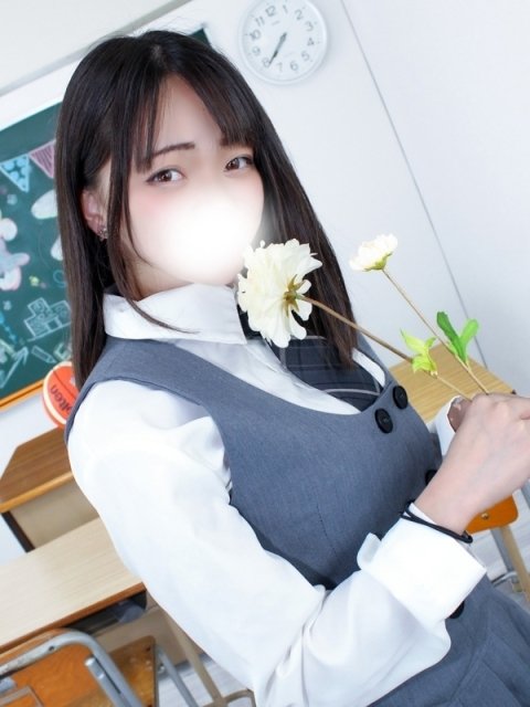 Although she looks neat and mature, she has a friendly and easy-going nature, as if she is always surrounded by her friends.
She has a slightly calm atmosphere, but when you talk to her, she naturally Although she looks neat and mature, she has a friendly and easy-going nature, as if she is always surrounded by her friends.
She has a slightly calm atmosphere, but when you talk to her, she naturally