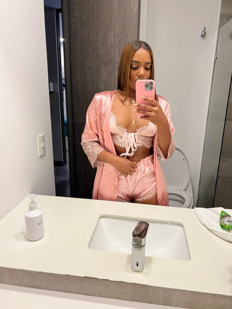 Colombian Girl Available💦🍒 Colombian Girl Available💦🍒