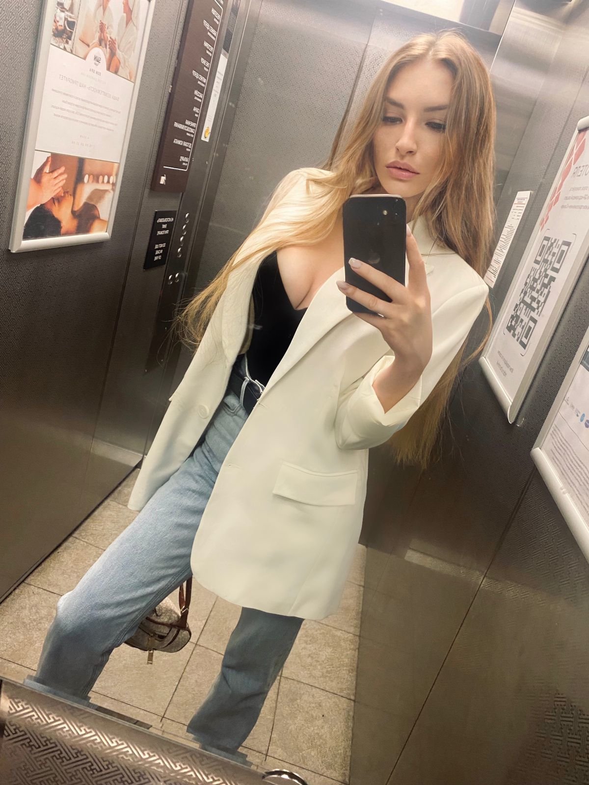 Hi Gentlemen! I am nice sexy and beautiful girl in Bali now! 1hr 500$, 2hrs 800$. Write me to WhatsApp please for all information.
My service: klassik sex; different positions; shower together; fren Hi Gentlemen! I am nice sexy and beautiful girl in Bali now! 1hr 500$, 2hrs 800$. Write me to WhatsApp please for all information.
My service: klassik sex; different positions; shower together; fren