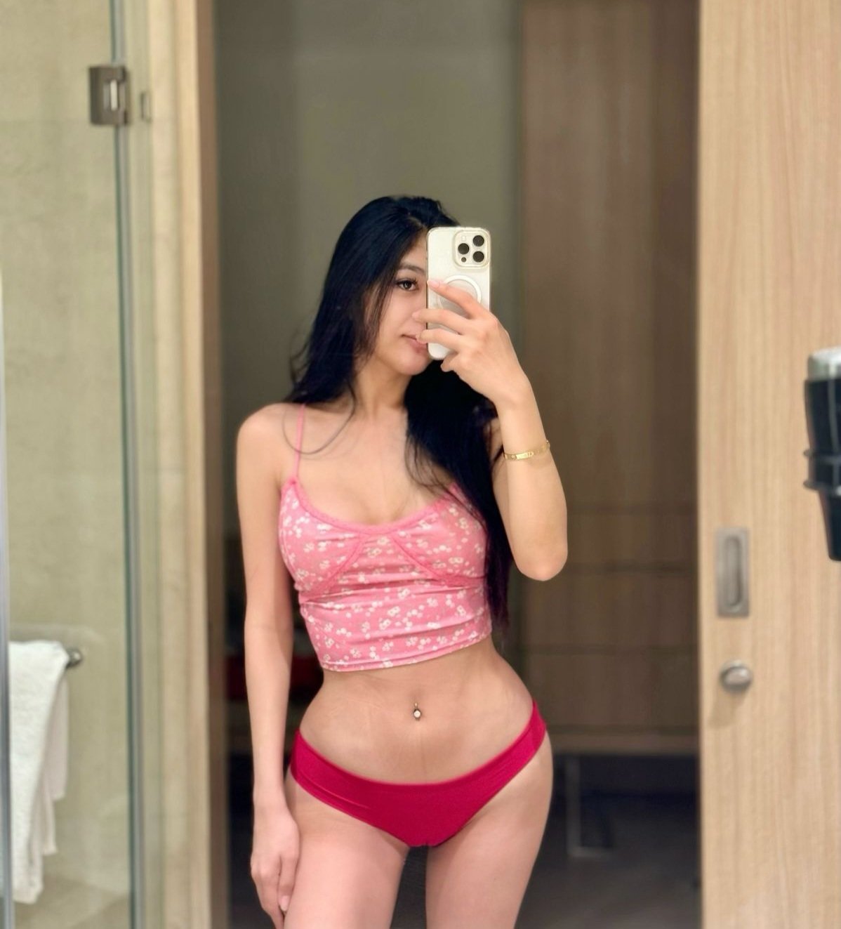 Hello Gentlemen I am Caroline. ๐ธ 24 yrs old, flight attendant/ model/ famous artist in Ukraine. Hello Gentlemen I am Caroline. ๐ธ 24 yrs old, flight attendant/ model/ famous artist in Ukraine.