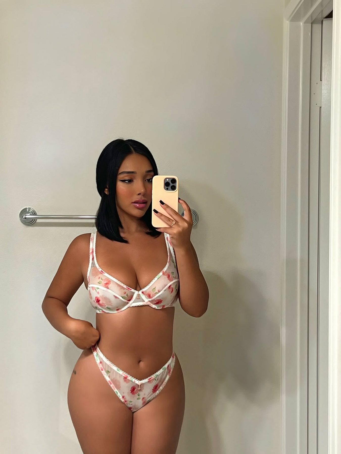 "I offer an unforgettable experience tailored to your deepest desires. From passionate deep kissing to an exhilarating 69, sensual blowjobs, and an intimate girlfriend experience—| ensure ultimate sat "I offer an unforgettable experience tailored to your deepest desires. From passionate deep kissing to an exhilarating 69, sensual blowjobs, and an intimate girlfriend experience—| ensure ultimate sat