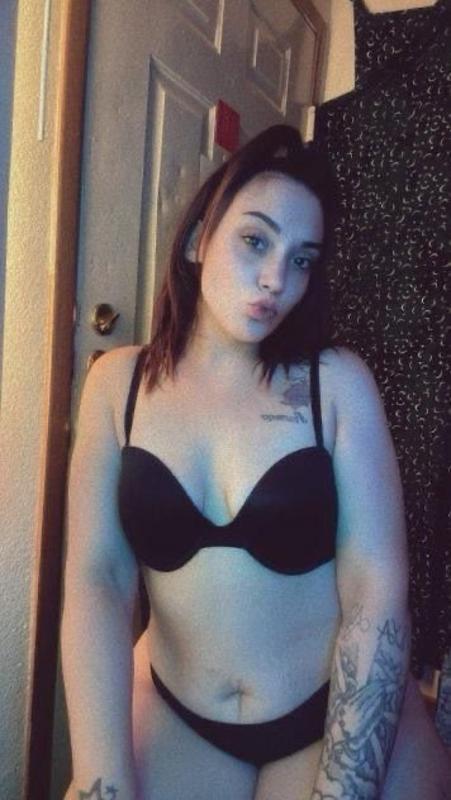 Hola soy yo estoy disponible para ti llamame soy una chica sexy lista