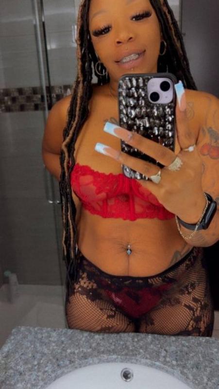 🍑Upscale Balizean Queen Bombshell ❤️