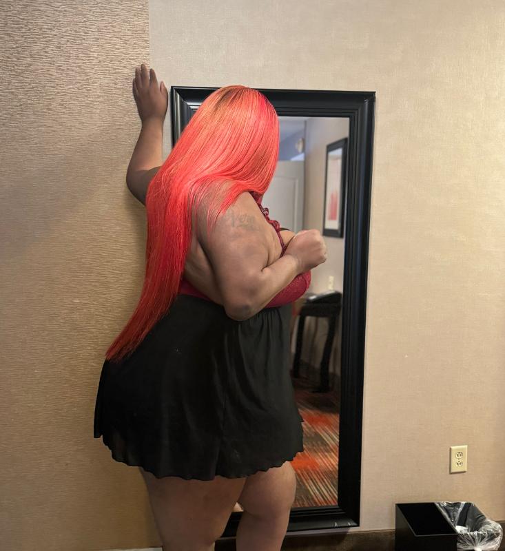 Busty Ebony BBW queen willing To do ANYTHING she