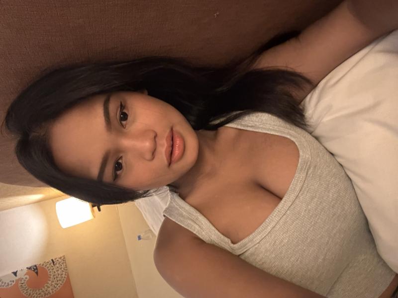 Hi, 
Im laura Asian girl stay in jakarta, if u want more photo text me

here for anything, i dont like to talking too much
just text me if you need some company.