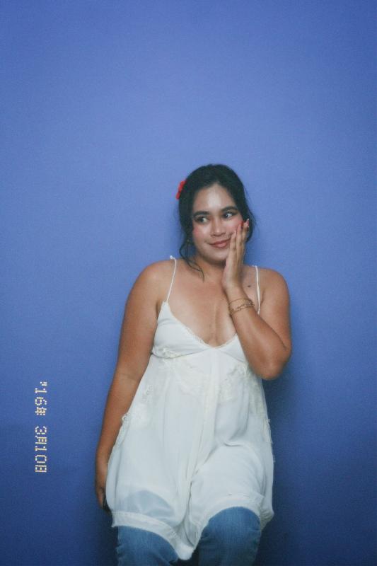 Im Sunshine! The one that will brighten your day ... and night! ❤️ . I am really intimate and easy to talk to on whatever desire youd like to have . I am understanding and empathetic . And most of all