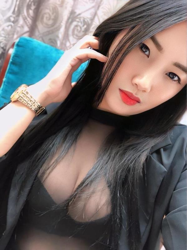 Hello, Gentlemen.
Thank you for visiting my profile, If you are a gentleman that truly appreciates beauty, class, intelligence, and charm, then I invite you to know me a little better. I have an amazi