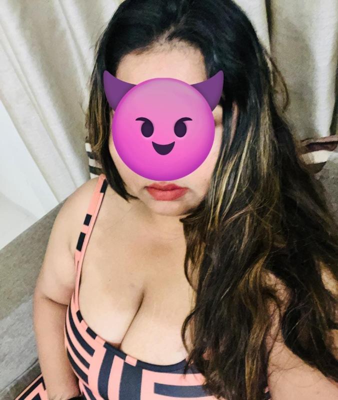 Hello gentlemen , my name is sonam
I am an explosive Indian with a very sweet attitude. I stay in a 
❤ I take pride in my temple and regularly join fitness classes.
I Love to travel and also love bein