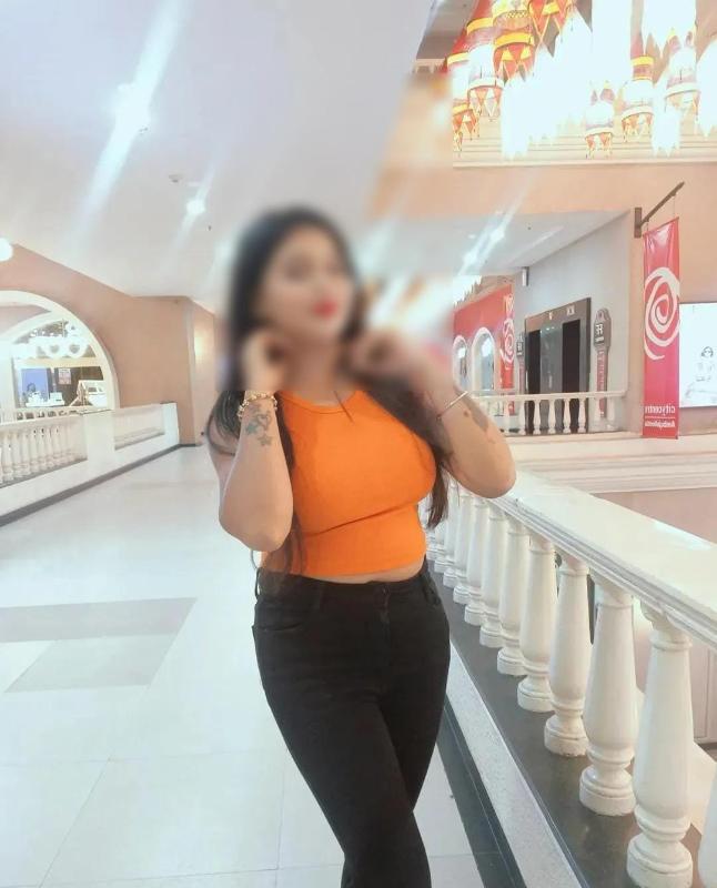 ❤️Myself Shivani 💕 22 years old, simple and natural girl, with a body that is voluptuous and curvy, and a personality that is charming and passionate.🌟
