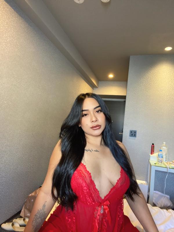 Am thick as fuck I have a big fat ass,tatt and tans
Why you will ignoring me ... tell me some reason 🤭