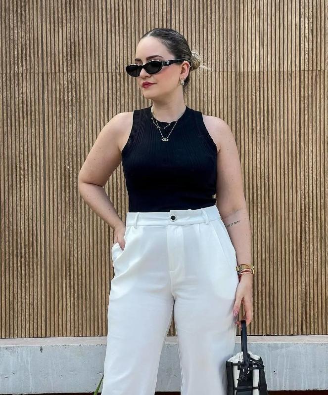 Nice to meet you! Dom/Mistress here living in AU, Melbourne. What i seek ? I seek to connect with local men for an SM>SB relationship, or FWB kinky setup. You must be ready for meetup and every hookup