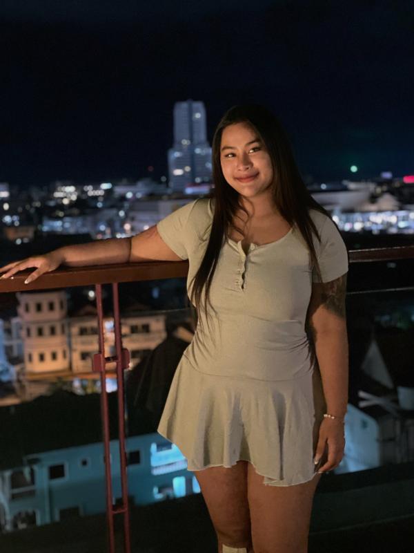 Girl 1000% Hello, I am 18 years old, my name is View, I am a student in Phuket. I have many student uniforms and have a butt that is worth slapping and breasts that are worth licking. I am a cheerful