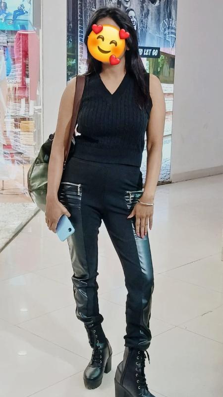 Hello there my name is Deepali .. I m from north .. I came for study. And I am  available after 1pm please try to msg me around 1pm. Before that I can't reply . Saturday and Sunday u can msg me anytim