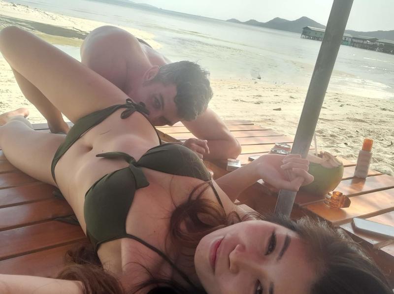 Hi we are couple offering camshow. He is 29 sporty with just the right amount of masculinity. He is tall 178 cm and his charisma will drive your imagination wild. His eyes will captivate your darl des