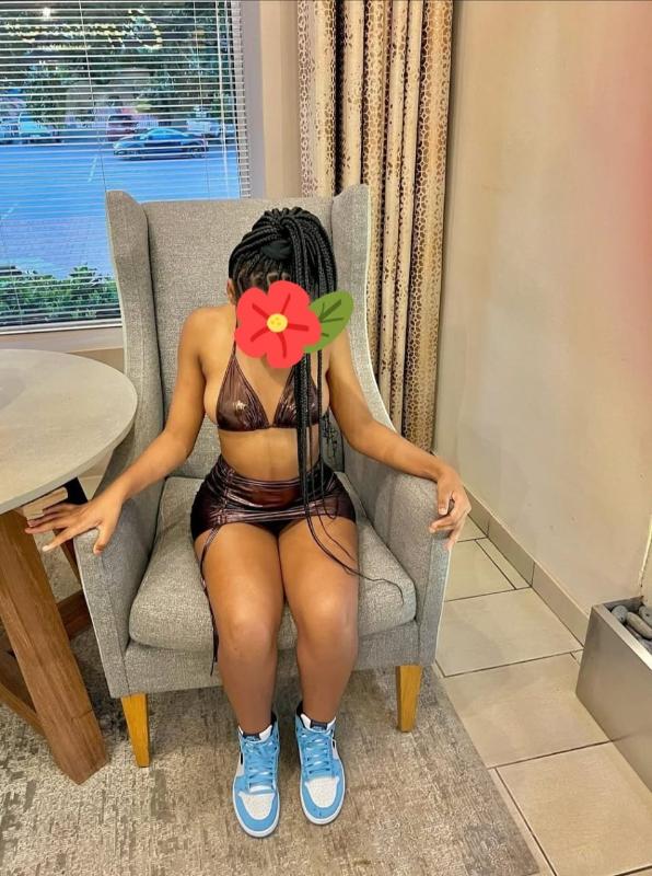 Hi guys.. Thanks for going through my profile, myself Eva, I'm sweet & juicy hot African girl, ready to meet up with serious guys in jp nagar Bangalore, fresh and just landed in town🥰