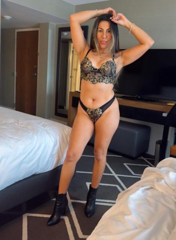 New mix, Brazilian and Colombian girl visiting for limited time 100% r