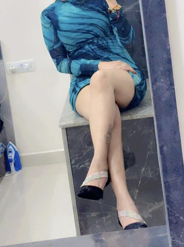I am slim and tall
Independent girl
Age 25
Hottest one in hyd can give you the best experience 
Won't explain too much I bleave in real experience 
No advance 
15k per session