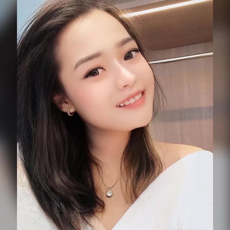 Hi gentleman iam DAVINA new comer in jakarta i stay in private residence at kuningan south jakarta 
Iam here as your horny helper...
With good attitude and good service 
Tell me what sex do you like?
