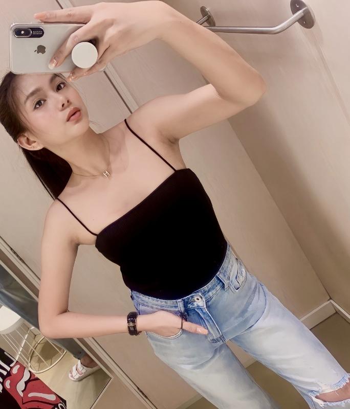 Come and join me in my amazing world, what you see is what you get
I am also freelancer as Model, Pub dancer, and Camgirl
Shall we meet up soon and make every moment become a treasure with you, I am w