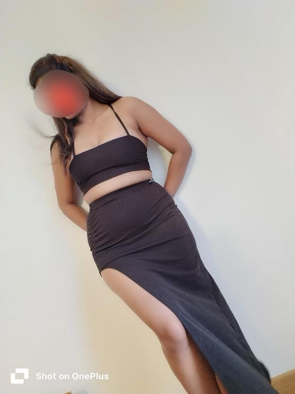 Hello folks I'm SIMRAN basically from Mumbai settled n Bangalore Kannada speaking girl 
Age -25years, young, married and sexy girl