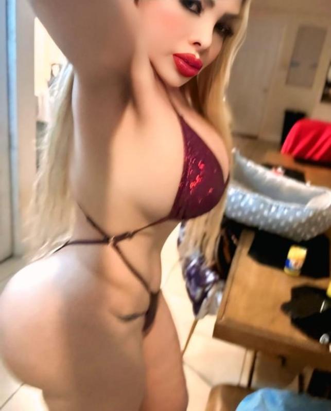 Actriz de Porno Mojadita (786) 604-8011 GFE TRIOS BBBJ