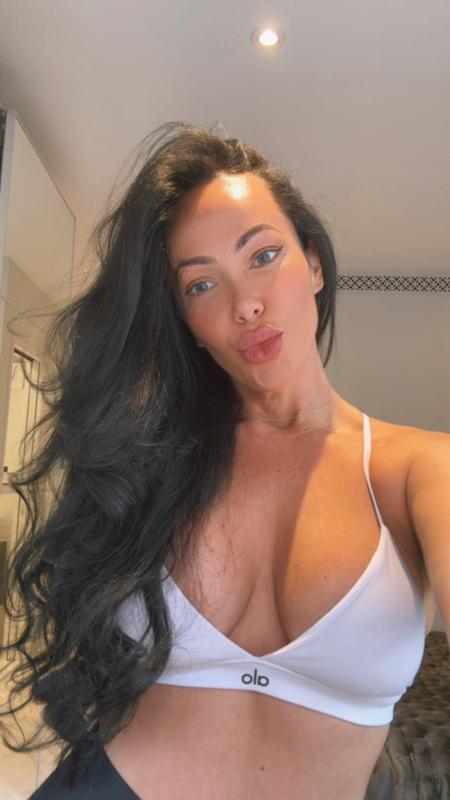 Fun athletic MODEL 1,84cm LONG SEXY LEGS • 
💆🏻BEST body to body massage IN TOWN 💆🏻
• Role-play • partying • Bookings for dinner + hotel + girlfriend experience!
