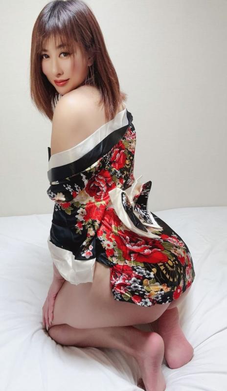 Whatsapp:+4/4/7/5/2/6/8/0/4/8/3/2
Hello Baby, Welcome to my profile! I am Yuna 25 years from japan a real squirting queen! I consider myself a nice, kind, funny, dynamic and very outgoing girl. My big