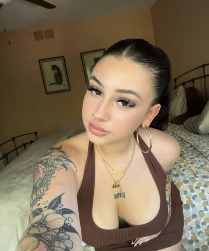 Hey lovies I’m available to satisfy your fantasies craving