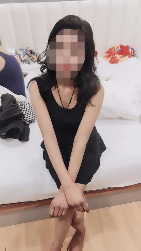 Hi, I am anika independent girl. 22 years old in  Mumbai