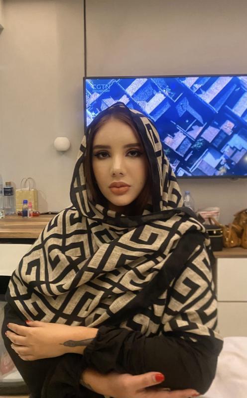 I am an optimistic woman, looking for an upbeat and energetic man. My career is important to me but so is my leisure time. A balanced work/life balance is what I seek & would respect in a partner. The