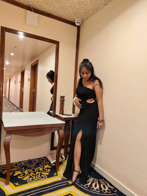 Hello lovers, my name is Aaliya and I am a sexy 22-year-old independent call girl. With me, you will have the pleasure you are looking for, I am very committed to satisfying your wishes.