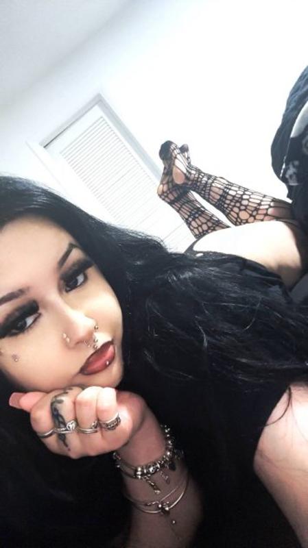 I’m available for both Incall or outcall😘, overnight,kissing😍, hugs