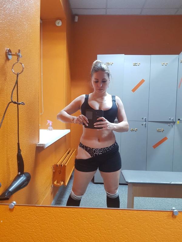 Hello gentlemen and welcome to my page, I am staying  near available all Delhi the hans hotel new delhi aerocity hotel Pullman new delhi aerocity fivestar resort and hotels the typical girl next door,
