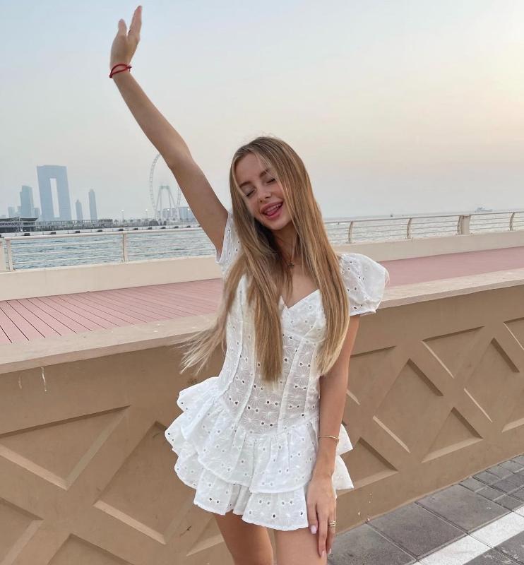 “Luxurious, sophisticated and passionate – I am exactly who you dreamed of. My body is made for pleasure, and my look promises unforgettable moments. I can be playful, gentle and temperamental, I easi