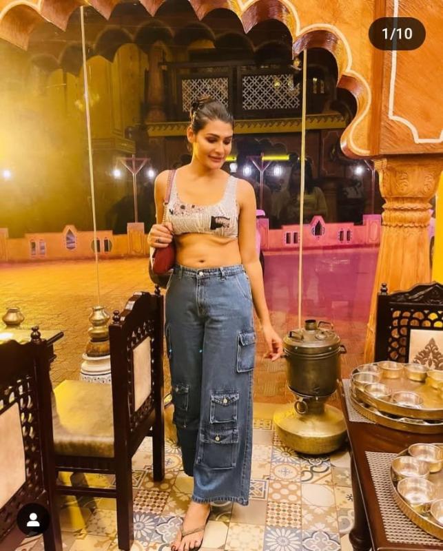 Hello It's Ruhie Mallik Here
I m 23 Year Old Cuty and Sexy. 
Boobs Size 34