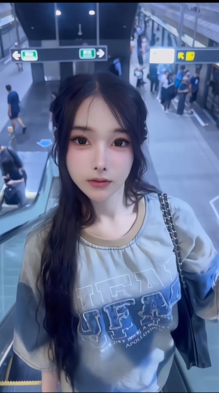 Hello everyone 👋 my name is Mink ,I’m 21 years old, 166cm/48kg