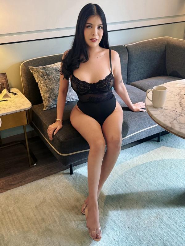 LIMITED DAYS ONLY！！
Line QR code in my last picture
I’m Khim 26 years old Asian American Freelance model & traveller✈️
Fresh New face here 😘
I have a cute pretty face with a great curvy body that you
