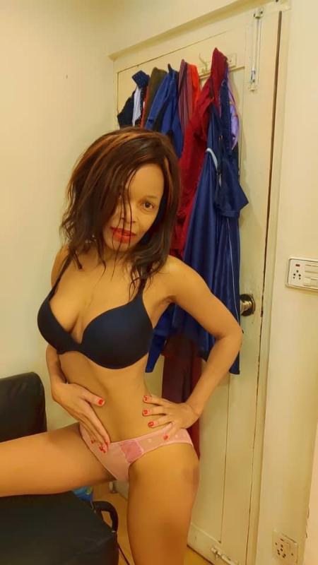 I am Lala  super hot African sexy girl living in CG ROAD IN AHMEDABAD