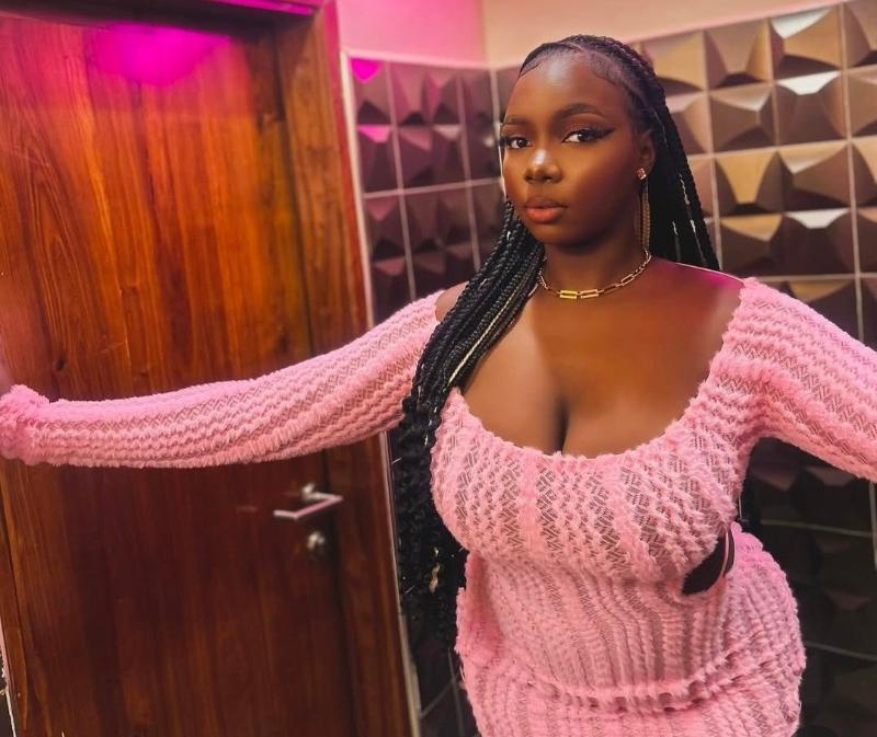 Hello,  I'm lee I'm 24 years, African girl with big  boobs, fine ass and beautiful face.
I live at Jaipur City.