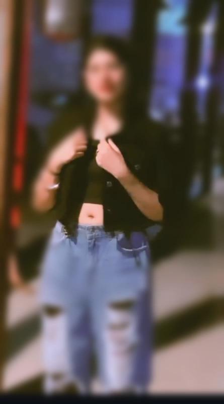 Hello Everyone , My self Sona , live alone
◻️I'm chubby Housewife with big ASS.
◽Body assets 38-35-40 .
◻️I provide sexual encounter real in Mumbai itself .
◻️I provide kissing, sucking, licking, blow