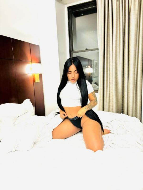Chica latina caliente lista para travesuras🫣
